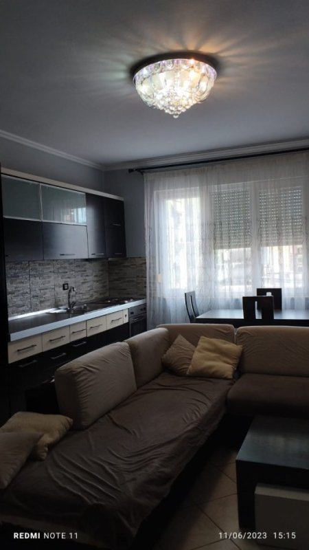Tirane, jepet me qera apartament 1+1+Ballkon Kati 5, 90 m² 700 € (ish-Bllok SHESHI WILLSON)