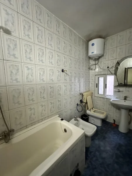 Tirane, jap me qera Kati 1, 37 m² 250 € (Don Bosko)