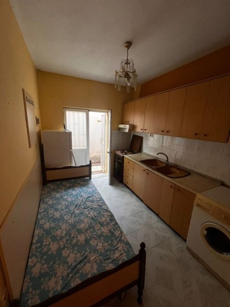 Tirane, jap me qera Kati 1, 37 m² 250 € (Don Bosko)