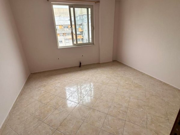 Tirane, jepet me qera apartament 2+1+parkim Kati 8, 98 m² 600 € (Selvia)