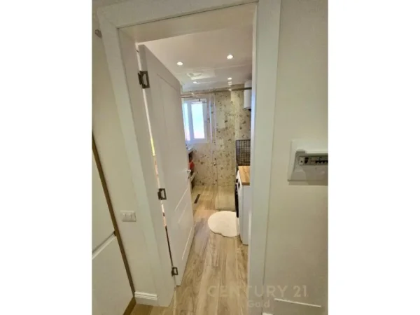 Tirane, jepet me qera apartament 1+1 Kati 1, 68 m² 550 € (sauk i ri)