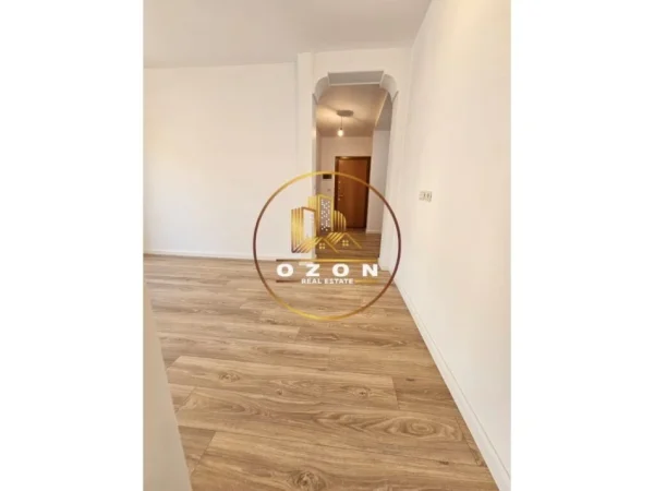Apartament 1+1 për shitje , në rrugë kryesore tek Shkolla e Baletit!