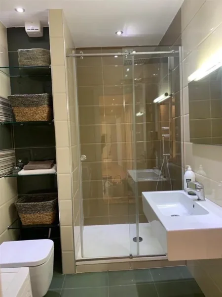 Tirane, shitet apartament 2+1 Kati 3, 95 m² 200.000 € (Liqeni Thate)