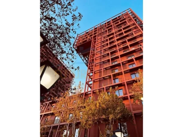 Tirane, jepet me qera apartament 2+1 , 124 m² 