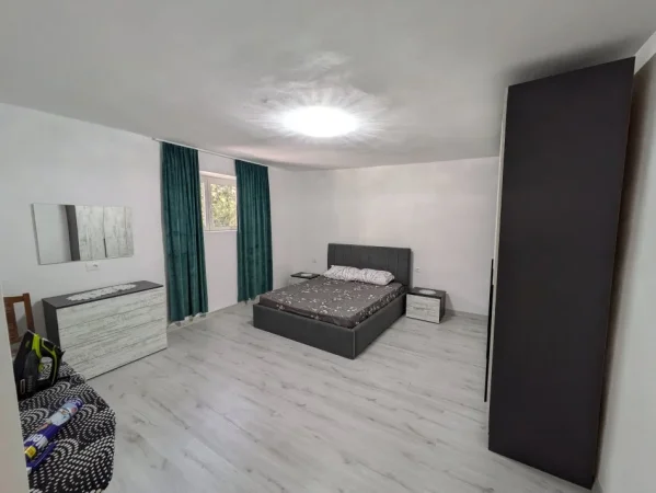 Tirane, Apartament 2+1 + Njesi bosh me qira  Kati 2, 95 m² 800 € (Ibrahim Rrugova)
