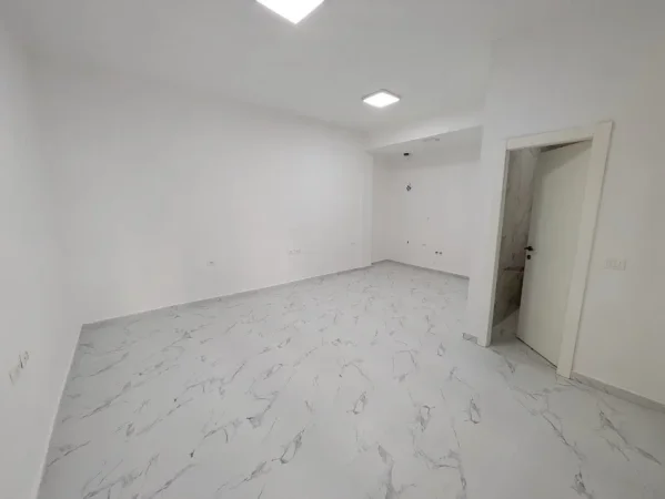 Tirane, Apartament 2+1 + Njesi bosh me qira  Kati 2, 95 m² 800 € (Ibrahim Rrugova)