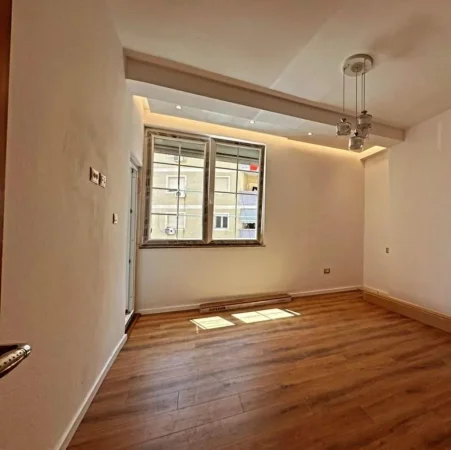 Tirane, shitet apartament 2+1 Kati 3, 103 m² 187.000 € (Stacioni i Fundit Tiranes Re)
