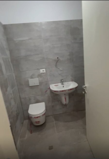 Tirane, shitet apartament 1+1 , 54 m² 58.000 € (Rruga e QTU)