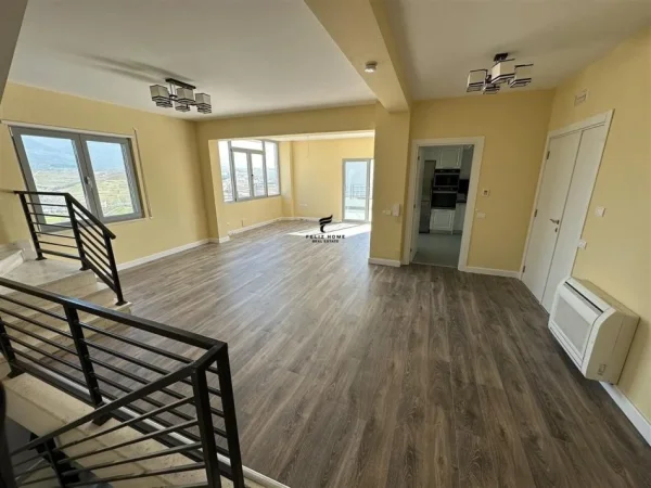 Tirane, shitet Vile 2 Katshe Kati 2, 425 m² 590.000 € (LUNDER)