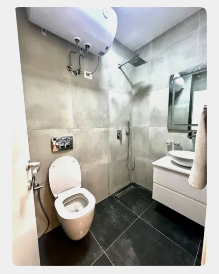 Tirane, shitet apartament 1+1+Aneks+Ballkon Kati 2, 54 m² 150.000 € (Pazari i Ri afer Optika Roma)