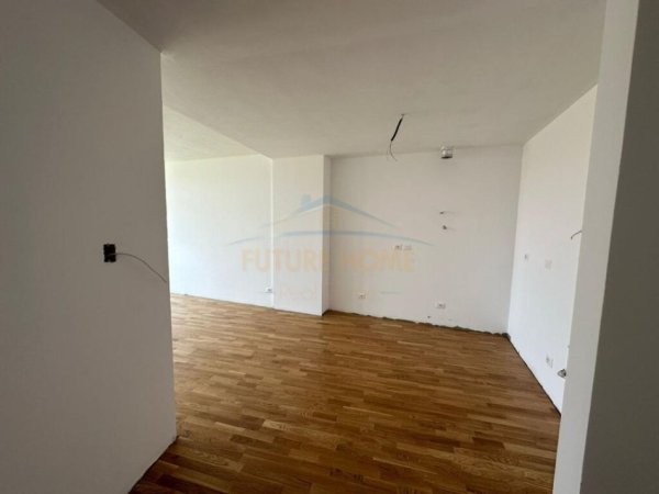 Tirane, jepet me qera apartament 2+1 Kati 4, 92 m² 1.200 € (Lake View)