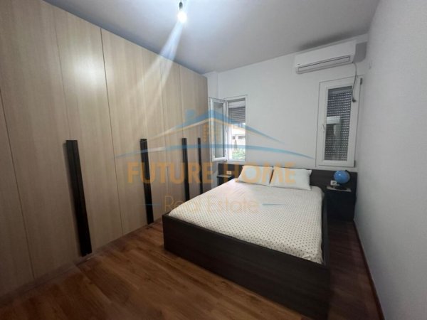 Tirane, jepet me qera apartament 2+1+Post Parkimi Kati 1, 105 m² 750 € (Liqeni i Thatë)
