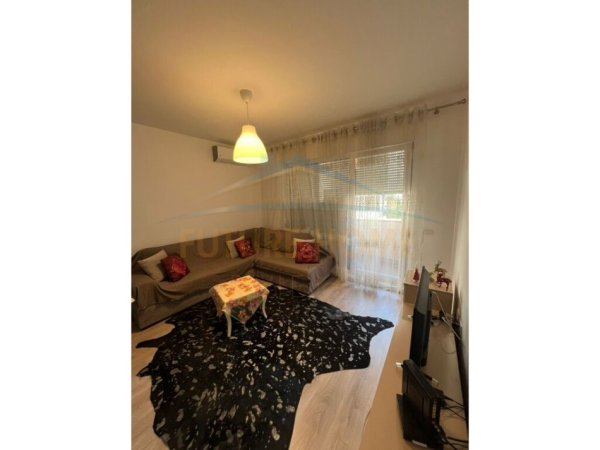 Tirane, jepet me qera apartament 1+1 Kati 3, 60 m² 500 € (Ish Parku)