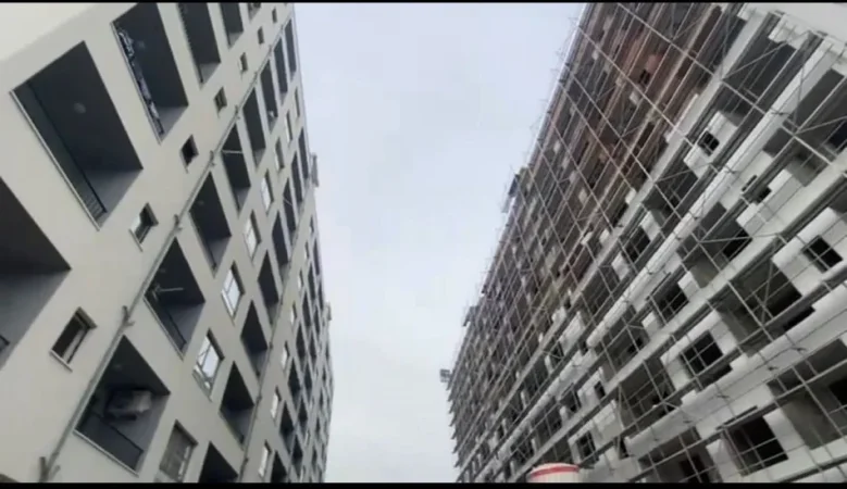 Tirane, shitet apartament 2+1 Kati 7, 104 m² 69.000 € (Kamez, Tiran)