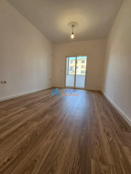 Tirane, shitet apartament 1+1+Ballkon Kati 3, 70 m² 136.000 € (Afer Shkolles se Baletit)