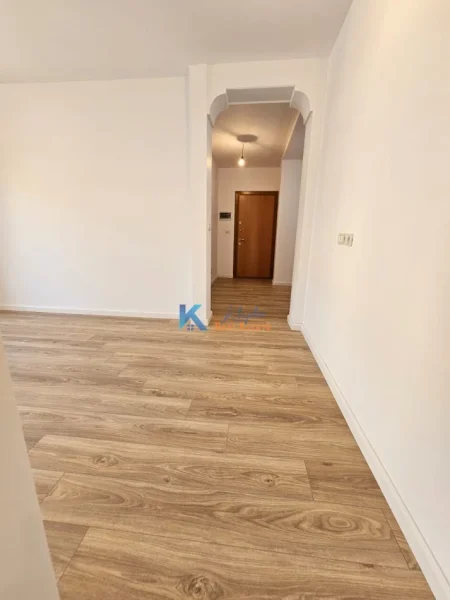 Tirane, shitet apartament 1+1+Ballkon Kati 3, 70 m² 136.000 € (Afer Shkolles se Baletit)