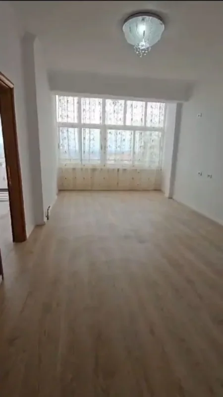 Tirane, shitet apartament 1+1+Ballkon Kati 2, 52 m² 77.000 € (FRESKU)