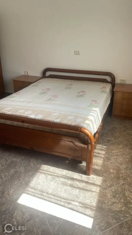 Tirane, jepet me qera apartament 1+1 Kati 2, 75 m² 350 € (SELITE)
