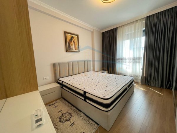 Tirane, jepet me qera apartament 2+1 Kati 8, 99 m² 850 € (Stacioni i Trenit)