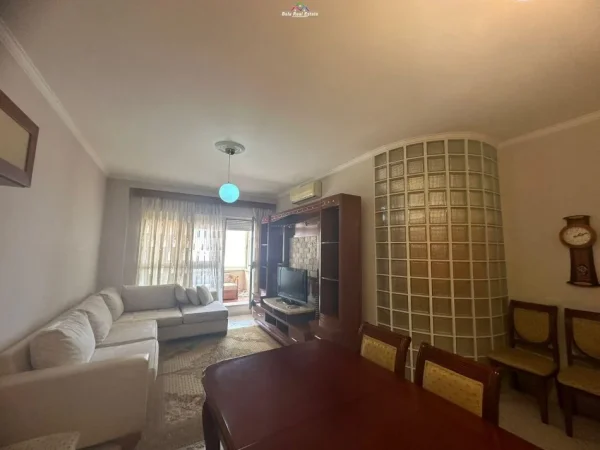 Tirane, jepet me qera zyre Kati 2, 110 m² 1.000 € (don bosko)