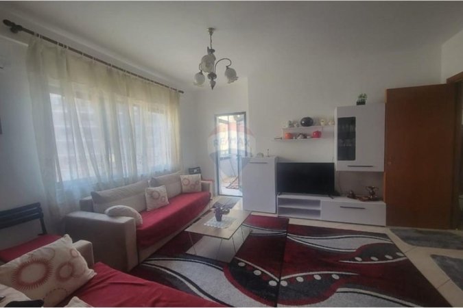 Tirane, shitet apartament 2+1 Kati 8, 120 m² 205.000 € (Bulevardi Zogu I)