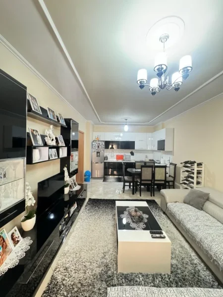 Tirane, shitet apartament 2+1+Ballkon Kati 5, 97 m² 130.000 € (Astir prane vila l)