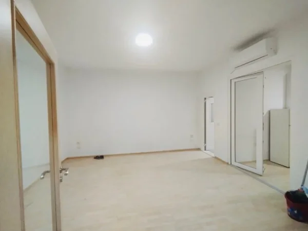 JEPET ME QIRA, APARTAMENT 4+1+2, QENDËR, TIRANË, 1000 EURO/MUAJ