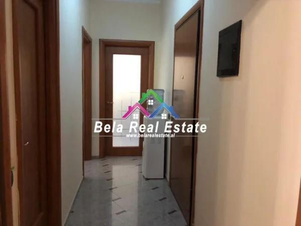 Tirane, jepet me qera zyre Kati 2, 60 m² 1.000 € (BLLOKU)