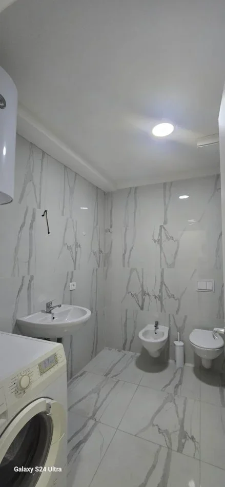Tirane, jepet me qera apartament 2+1+Ballkon , 70 m² 700 € (Parku Olimpik)