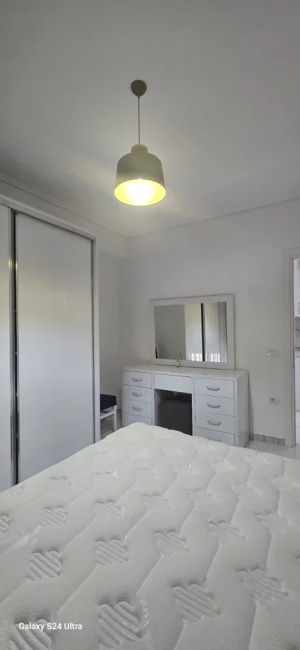 Tirane, jepet me qera apartament 2+1+Ballkon , 70 m² 700 € (Parku Olimpik)