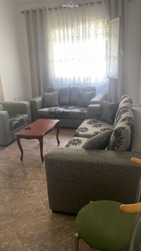 Tirane, jepet me qera 1+1 Kati 2, 75 m² 350 € (SELITE)