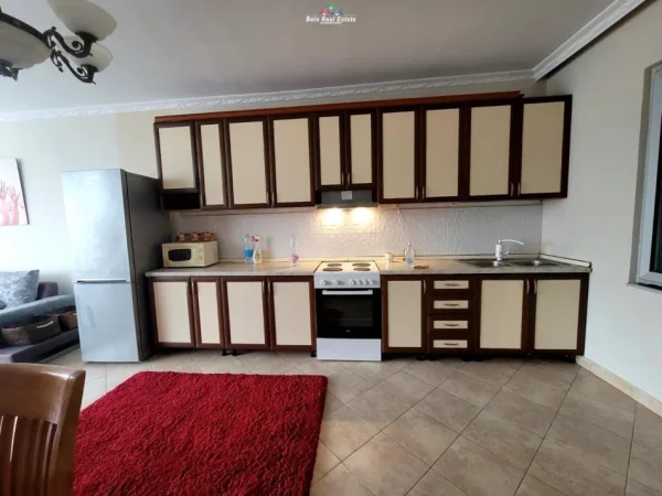Tirane, jepet me qera apartament 2+1 Kati 6, 90 m² 500 Euro (Tregu Elektrik)