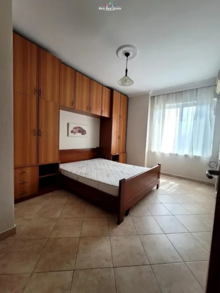 Tirane, jepet me qera apartament 2+1 Kati 6, 90 m² 500 Euro (Tregu Elektrik)
