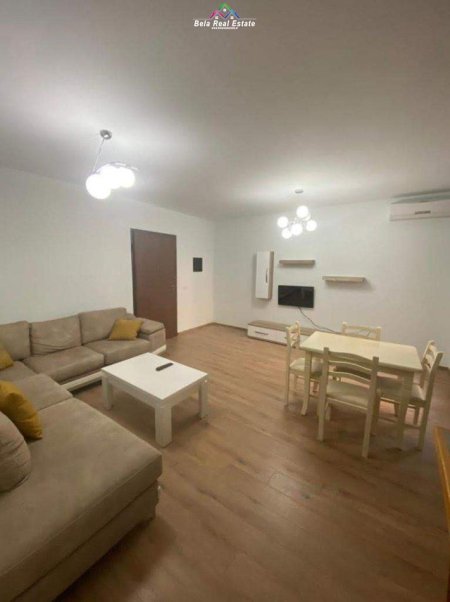 Tirane, jepet me qera apartament 1+1+Ballkon Kati 3, 80 m² 400 € (KOPSHTI BOTANIK)