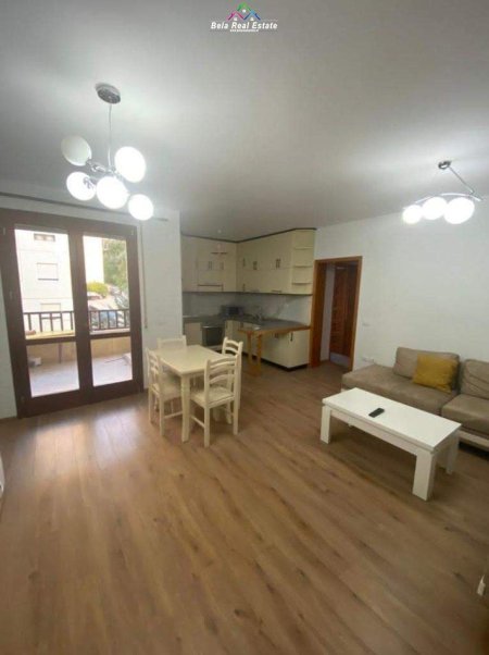Tirane, jepet me qera apartament 1+1+Ballkon Kati 3, 80 m² 400 € (KOPSHTI BOTANIK)