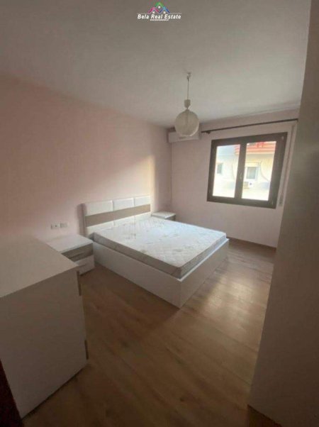 Tirane, jepet me qera apartament 1+1+Ballkon Kati 3, 80 m² 400 € (KOPSHTI BOTANIK)