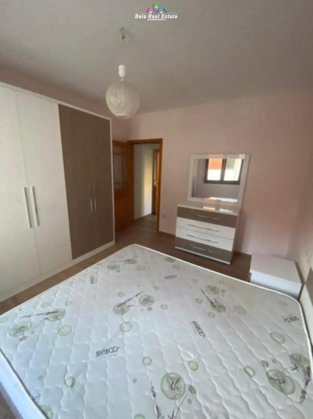 Tirane, jepet me qera apartament 1+1+Ballkon Kati 3, 80 m² 400 € (KOPSHTI BOTANIK)