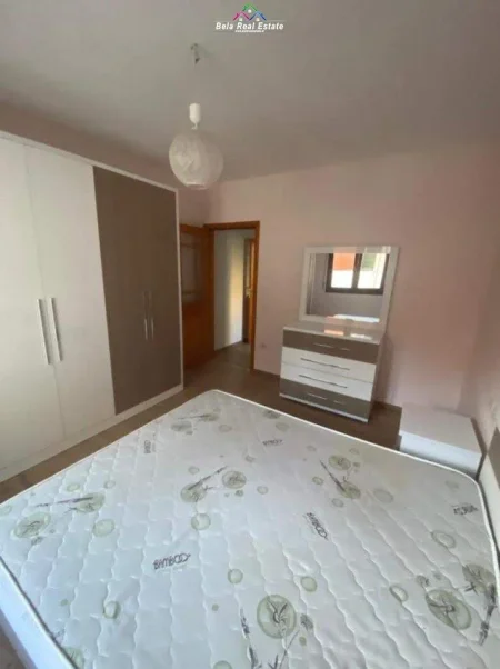 Tirane, jepet me qera apartament 1+1+Ballkon Kati 3, 80 m² 400 € (KOPSHTI BOTANIK)