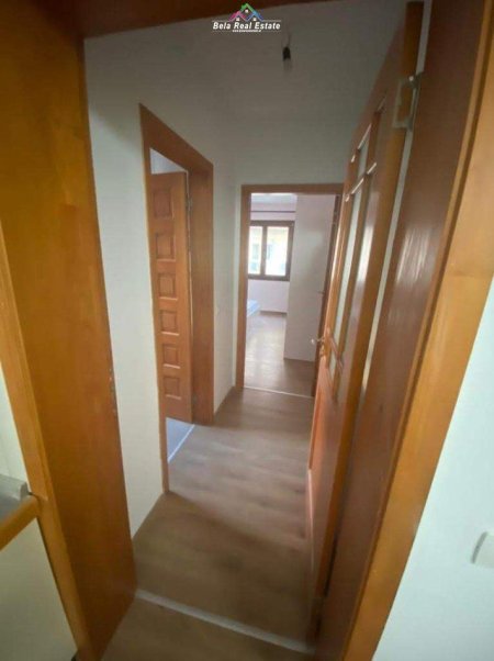 Tirane, jepet me qera apartament 1+1+Ballkon Kati 3, 80 m² 400 € (KOPSHTI BOTANIK)