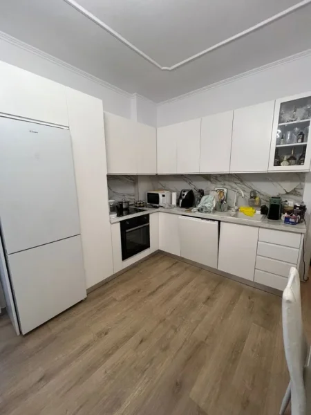 Tirane, shitet apartament 2+1 Kati 8, 90 m² 135.000 € (Laprak)