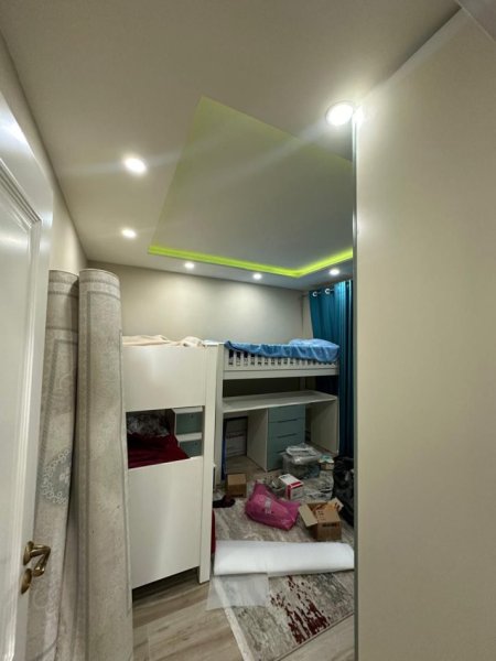 Tirane, jepet me qera apartament 1+1+Ballkon Kati 4, 90 m² 450 € (Fresk)
