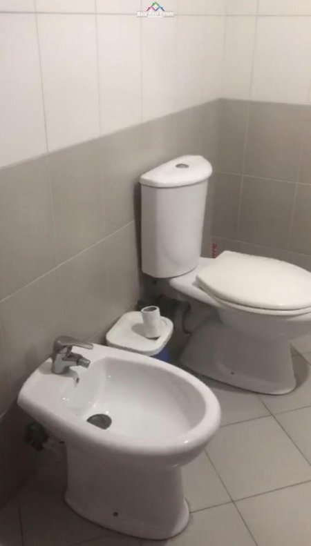 Tirane, jepet me qera apartament 2+1 Kati 5, 110 m² 470 € (KODRA E DIELLIT)