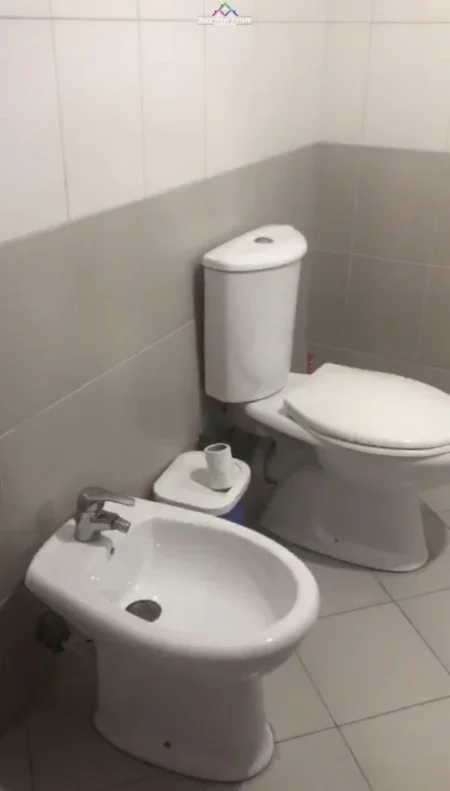 Tirane, jepet me qera apartament 2+1 Kati 5, 110 m² 470 € (KODRA E DIELLIT)