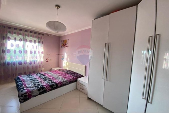 Tirane, jepet me qera apartament 1+1 Kati 4, 77 m² 470 € (APARTAMENT ME QIRA 1+1 TEK SHESHI WILSON)