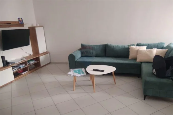 Tirane, jepet me qera apartament 1+1 Kati 8, 65 m² 450 € (APARTAMENT 1+1 NE YZBERISH!)