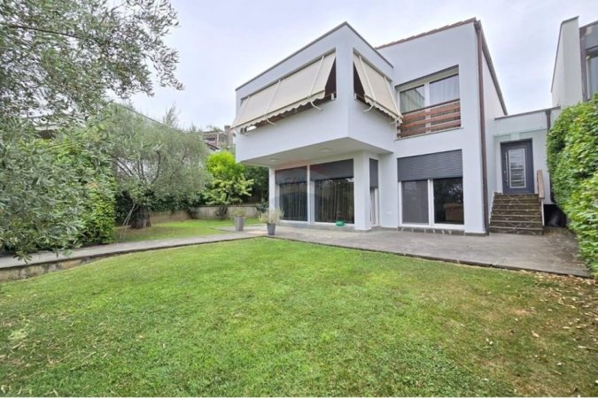 Tirane, jepet me qera Vile 2+1 Kati 1, 426 m² 2.500 € (Vile per qira te Long Hill)