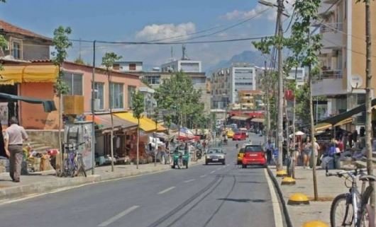 Tirane, jepet me qera apartament 1+1 Kati 1, 65 m² 350 € (5 Maj)