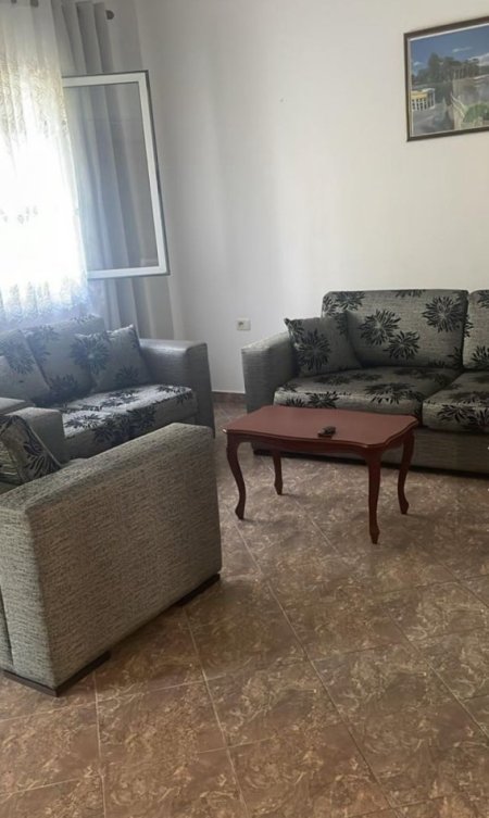 Tirane, jepet me qera apartament 1+1 Kati 2, 75 m² 349 € (Selite)