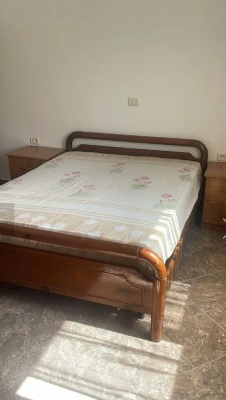 Tirane, jepet me qera apartament 1+1 Kati 2, 75 m² 349 € (Selite)