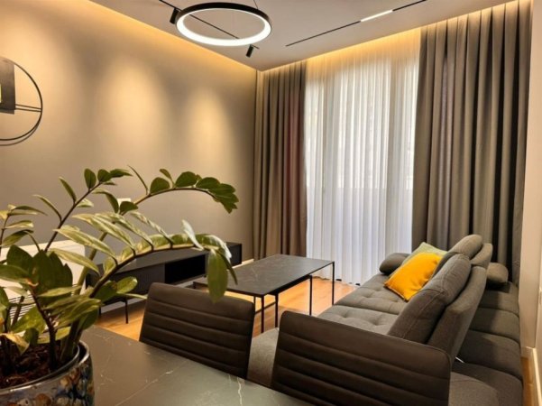 Tirane, jepet me qera apartament 1+1 Kati 4, 60 m² 650 € (21 dhjetori)